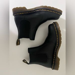 Classic Leather Dr Martens